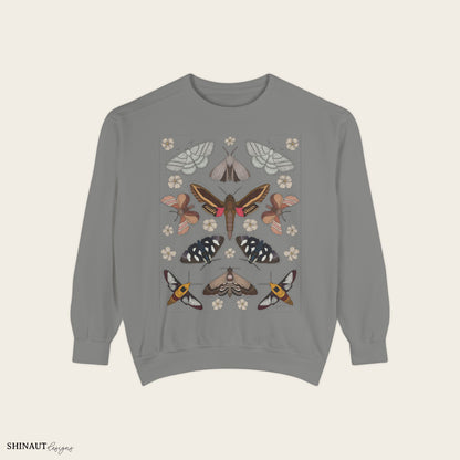 Garden moths crewneck in gray