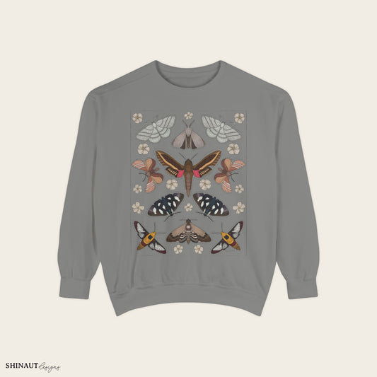 Garden moths crewneck in gray