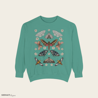 Garden moths crewneck in light green