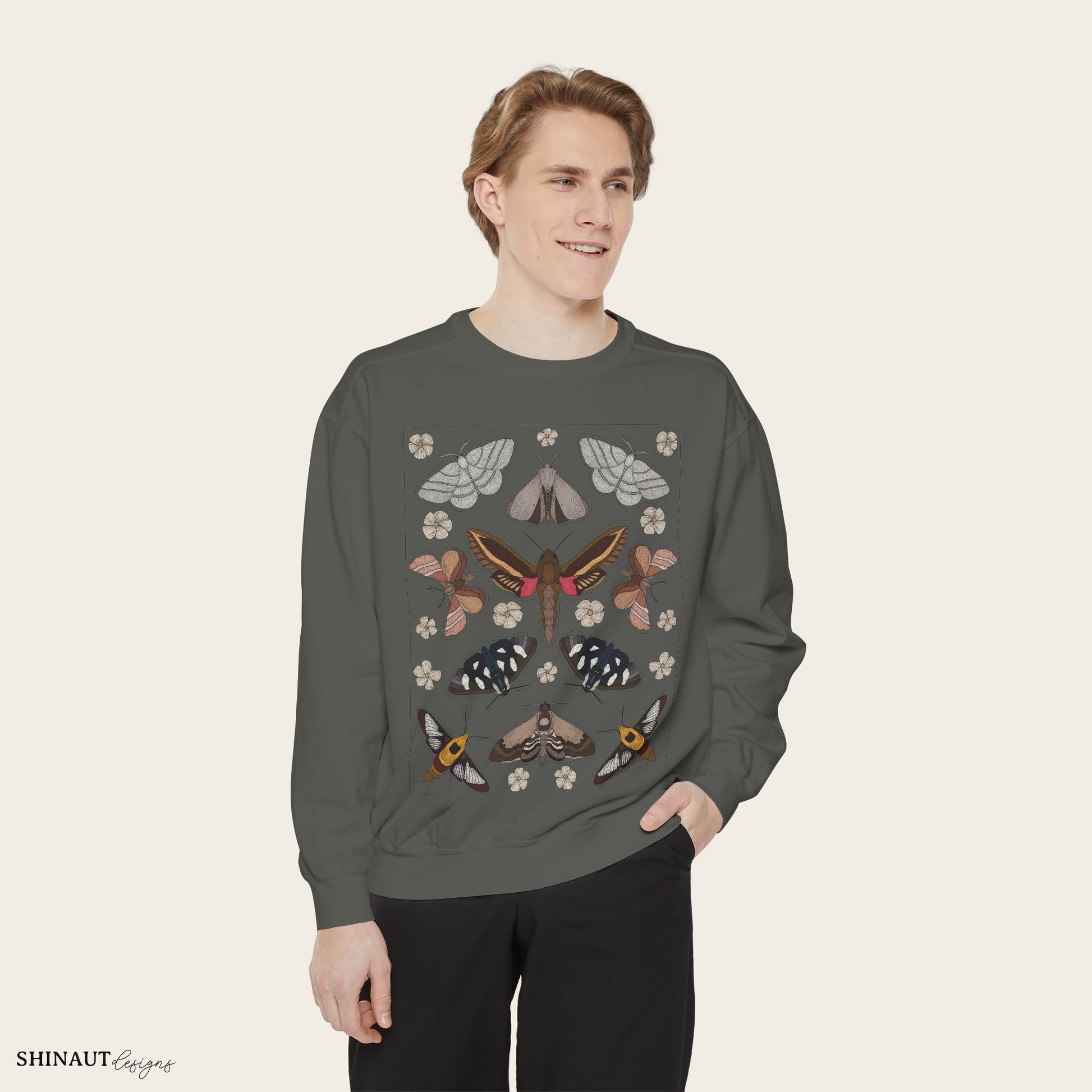 Garden moths crewneck in pepper male model