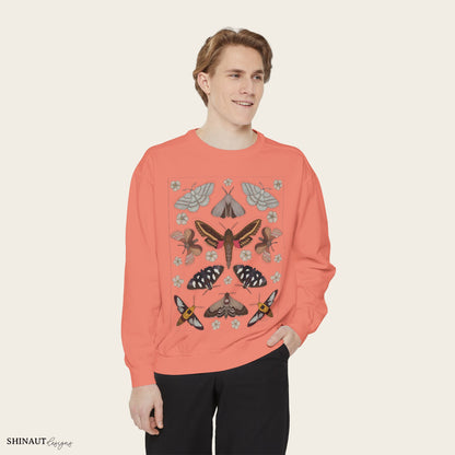 Garden moths crewneck in terracotta male model