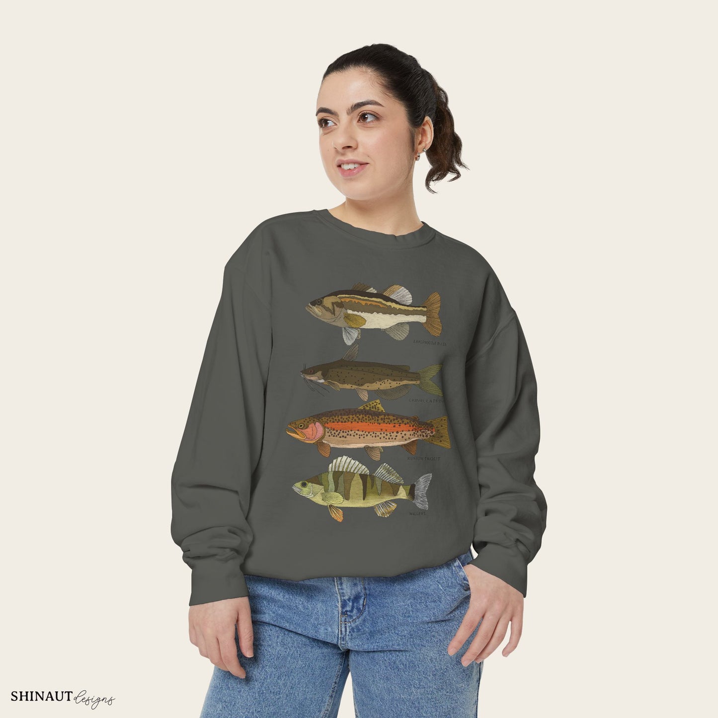 freshwater fish crewneck in pepper female model